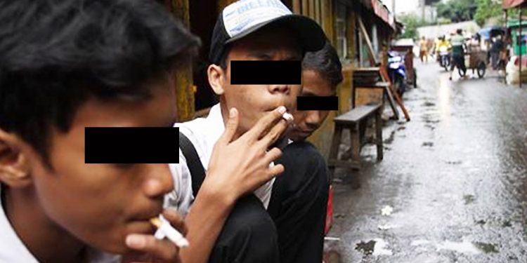 එක පැත්තකින් පාසල් වයසේ දරුවන්ට ඒඩ්ස්ලු! මෙන්න ඒ පාර මහනුවර ලොකු ඉස්කෝලවල ළමයි ගංජා ගහනවලු! කෝ මේ බලධාරීන් ?