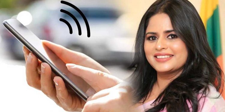 තිළිණි ප්‍රියමාලිගේ ෆෝන් එක තොරතුරු ආකරයක්! රස සාගරයක්! තිළිණිත් එක්ක කාමරයකට රිංගා කෝටි 100ක පොල්ලක් කාපු ‌දේශපාලඥයෙක් ගැන වීඩියෝත් එක්ක තොරතුරු එළියට ඇවිත්!