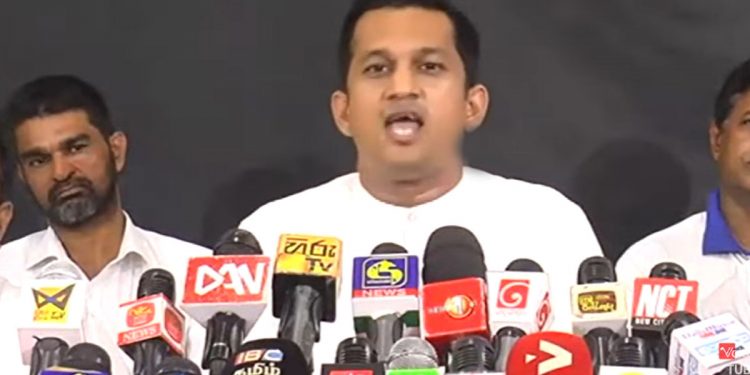 මෙන්න රටම දැනගන්න ඕන හෙළිදරව්වක්! පාර්ලිමේන්තුවේ මන්ත්‍රීවරු ලීසිං සමාගම් මූල්‍ය සමාගම් එක්ක ඩීල් දාලලු! කිසි මන්ත්‍රී කෙනෙක් ලීසිං-මූල්‍ය සමාගම්වල අනීතික වැඩ කතා කරන්නෙ නෑලු! (VIDEO)