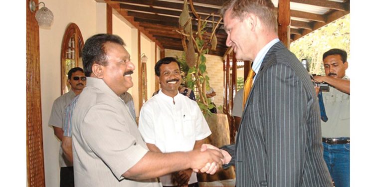 එදා කොටියා කියලා බෙරිහන් දීපු එරික් සෝලිහයිම් රනිල් හමුවෙන්න අද ලංකාවට එයි!