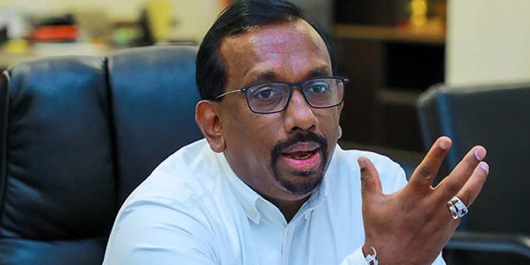 ඡන්ද කල්දානවට අපිත් කැමැති නෑ! ඕනෙම ඡන්දයක් තියන්න පොහොට්ටුව ලෑස්තියි! මහින්ද වේදිකාවෙ තියාගෙන මහින්දානන්ද රනිල්ට පණිවුඩයක් දෙයි! (VIDEO)