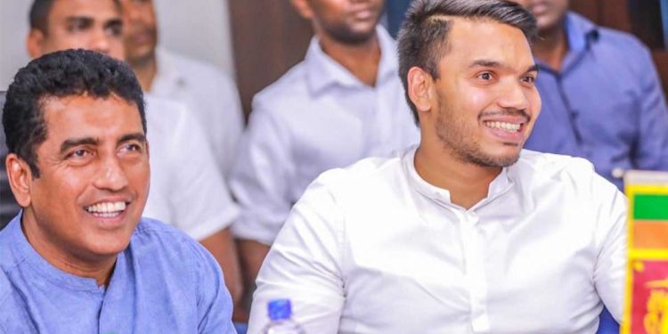 අරගලෙන් ගොඩගිය ටීම් එක නාමල් නම් කරයි! මහින්ද මහත්තයාව ආයෙත් ගේන ප්ලෑන් එක ජොනී කියයි! දෙන්නම එකම වේදිකාවේ! (VIDEO)