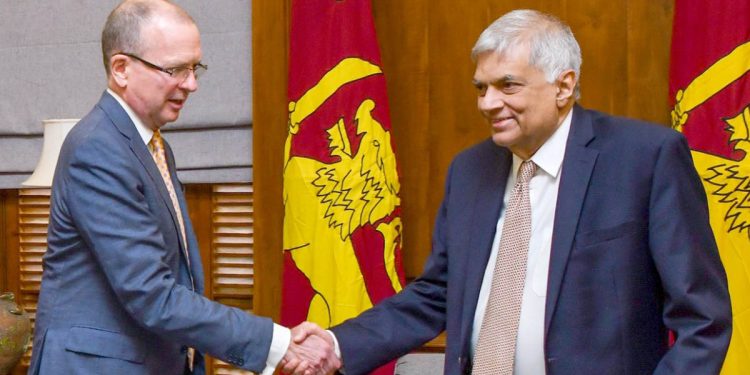 අපේ කාලෙ ඉවරයි.. අපි ආපහු යනවා කියන්න ප්රංශ තානාපතියි කැනඩා මහකොමසාරිසුයි රනිල්ව හමුවෙයි!