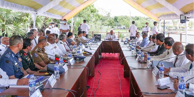රනිල් ත්රිකුණාමලයට යයි! ත්රි’මලේ වරාය ඉන්දියාවත් එක්ක සංවර්ධනය කරන හැටි කියයි! (PHOTOS)