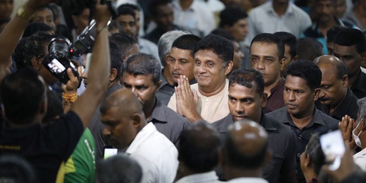මහානායක හිමිවරුත් කියනවා! IMF එකත් කියනවා! ජාත්‍යන්තර ප්‍රජාවත් කියනවා! මුලු රටමත් ඉල්ලනවා! වහාම ජන්දයක් තියන්න! සජිත් පඬුවස්නුවර සිට ඉල්ලයි! (VIDEO & PHOTOS)