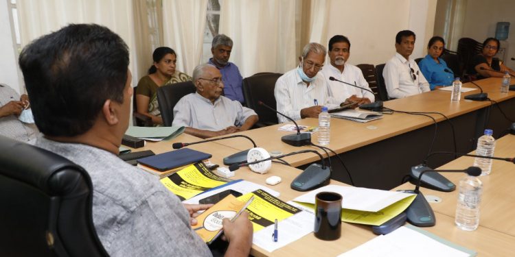 ගුණදාස අමරසේකර ඇතුලු ප්‍රධාන ජාතික කියන සංවිධාන සජිත් හමුවෙන්න යයි! එළියට ගිහින් ආණ්ඩුවේ මාධ්‍යවල බොරු නිව්ස් දමයි! මෙන්න සජිත් රැස්වීමේදී ජාතිවාදය අවුස්සපු අයට කනේ ඇඟිලි ගහගන්න කියපු වීඩියෝ එක! (VIDEO & PHOTOS)