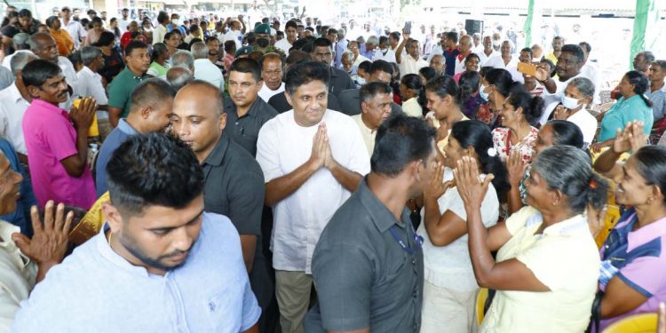 කතරගම ගිය සජිත් නූතන කාලිංග මාඝලා කව්දැයි නම් කරයි! විනාශ වුණු රට බේරගන්න හැටිත් කියයි! (VIDEO & PHOTOS)