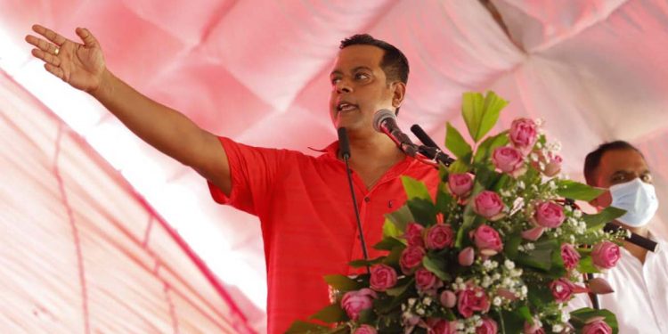 පුත්තලම කිව්වාම මතක් වෙන සතා මොකාද? සනත් නිශාන්ත සතා මතක් කරද්දී මහින්දටත් හිනා! (VIDEO)