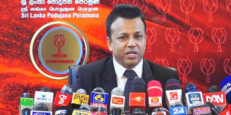 පොහොට්ටුවේ කැරකෙන රවුමේ තවම පින්තූරයක් නෑ! මන්ත්රීවරු කලබල වෙයි! දාන පින්තූරය ගැන ඉහළ පෙළේ සාකච්ජා!