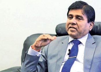 ද්විත්ව පුරවැසි බව තියෙන 10 දෙනෙක් පාර්ලිමේන්තුවේ! 22 සම්මත වුණාට පස්සේ මේ 10 දෙනාට වෙන දේ අධිකරණ ඇමැති කෙළින්ම කියයි!