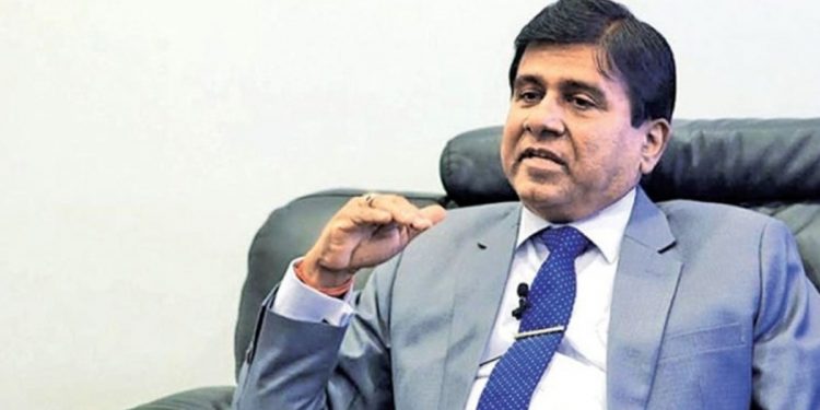 ද්විත්ව පුරවැසි බව තියෙන 10 දෙනෙක් පාර්ලිමේන්තුවේ! 22 සම්මත වුණාට පස්සේ මේ 10 දෙනාට වෙන දේ අධිකරණ ඇමැති කෙළින්ම කියයි!