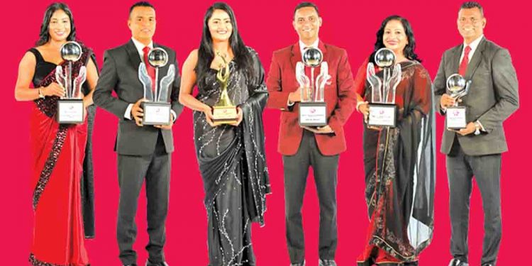 AIA ඉන්ෂුවරන්ස් 2022 අලෙවි සමුළුවේදී අතිවිශිෂ්ට අලෙවිකරුවන් අභිමානයෙන් සමරයි…