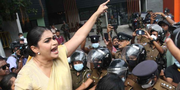 ඊයේ ඇතුළට ගිය හිරුණිකා අද එළියට එයි !