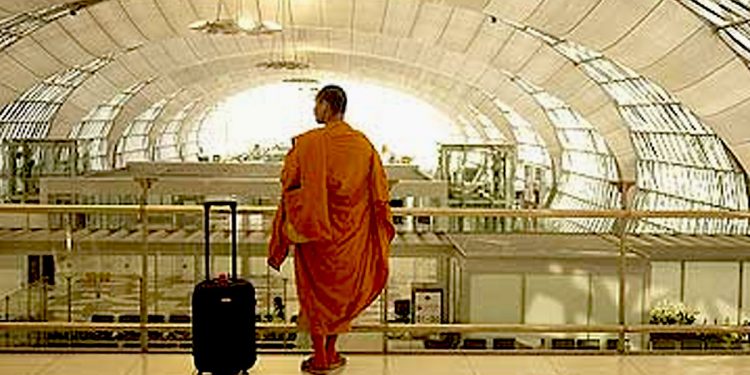 කොළඹ තරු පහේ හෝටලයක දවස් 18ක් ඉඳලා මහියංගනයේ හිමිනමක් හිටිහැටියේ එර්දි වෙයි! බිල ලක්ෂ පහ පනී!
