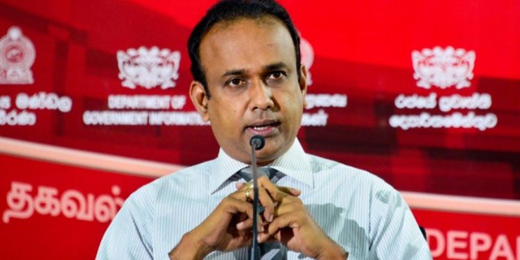 ඇමැති රමේෂ් පතිරණගේ ගෙදරින් රුපියල් කෝටියක් හොරු අරන් ගිහින්! ඇමැතිගේ අල්මාරියට සල්ලි ආවේ කොහෙන්ද? පොලිස් පැමිණිල්ලක් දැම්මාද? ෆෝර්ම් පුරවද්දී කිව්වාද? ප්‍රශ්න කෝටියක් එළියට එයි!