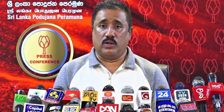 අදින් පස්සේ පරවෙච්ච පොහොට්ටුව පිපෙනවා! අපි නැගිටිනවා! පොහොට්ටු මූලස්ථානයෙන් ප්‍රකාශයක්! (VIDEO)
