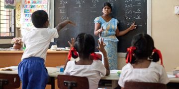 කන්න නෑ! යන්න විදිහක් නෑ! ගෙවල්වල ප්‍රශ්න! කොළඹ ‌ඉස්කෝලවල පොඩි පන්තිවල ළමයි 50%ක් පාසල් යන්නෙ නෑ! ප්‍රජා වෛද්‍ය විශේෂඥවරිය කරන බිහිසුණු හෙළිදරව්ව මෙන්න!