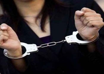 කැලණිය වඳින්න ආ ජෝඩුවගේ බයික් එක මීගහවත්ත ලොරියක තිබියදී අහුවෙයි! GPSවලින් පොලිසිය බයික් එක හොයාගනී! අවුරුදු 22ක කෙල්ලෙක් අත්අඩංගුවට!