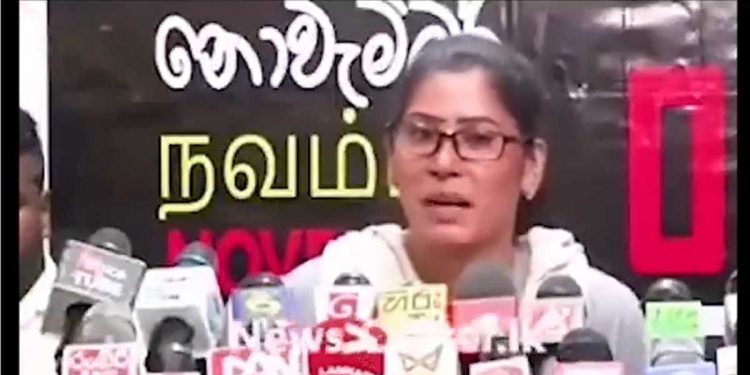 එදා අරගලයට ගහනකොට සජිත් ආවාම ගැහුවොත් ජවිපෙ අය! 02 වැනිදා කොටුවෙ හූ තිබ්බෙත් ජවිපෙ අය! මේක ජවිපෙයි ආණ්ඩුවයි කුමන්ත්රණයක්! ගෝල්ෆේස් අරගලයේ මුල ඉඳන් අන්තිම වෙනකම් හිටපු අරගල නායිකාවක් මාධ්යයට ඇවිත් දිගට හරහට පහර දෙයි! (VIDEO)