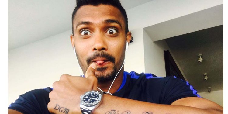 ධනුෂ්ක ගුණතිලකව ඔස්ට්රේලියාවේදී අත්අඩංගුවට අරන්! කාන්තාවකගෙන් පොලිසියට යළිත් දූෂණ චෝදනාවක්! ධනුෂ්කව දමා ලංකා පිල අද ලංකාවට එන්න පිටත් වෙයි!