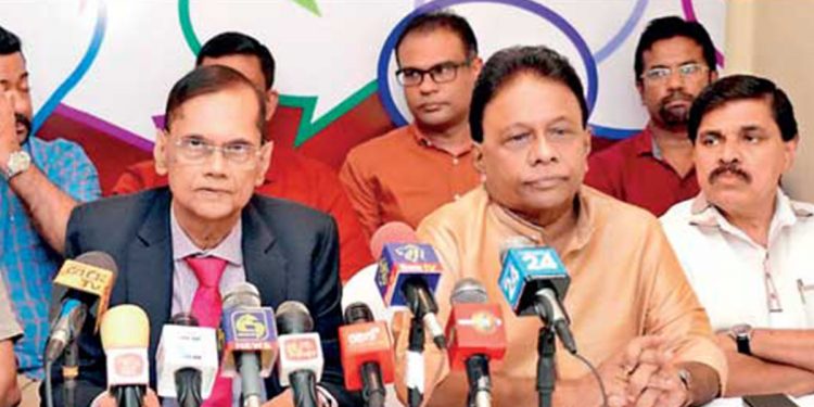 ඩලස්-ජී.එල්. සහ ඩිලාන් එක්ක ඇවිත් ලබන ඉරිදා කොළඹදී කරන්න යන වැඩේ ගැන මිනිස්සුන්ට කියයි! (VIDEO)
