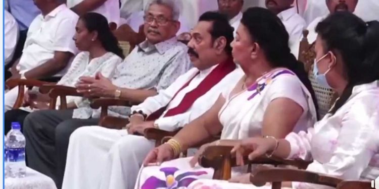 මහින්දගේ උපන්දිනයට ජය පිරිත් දේශනාව ඇරඹේ! පළමු වතාවට ගෝඨාත් එළියට එයි! (LIVE VIDEO)