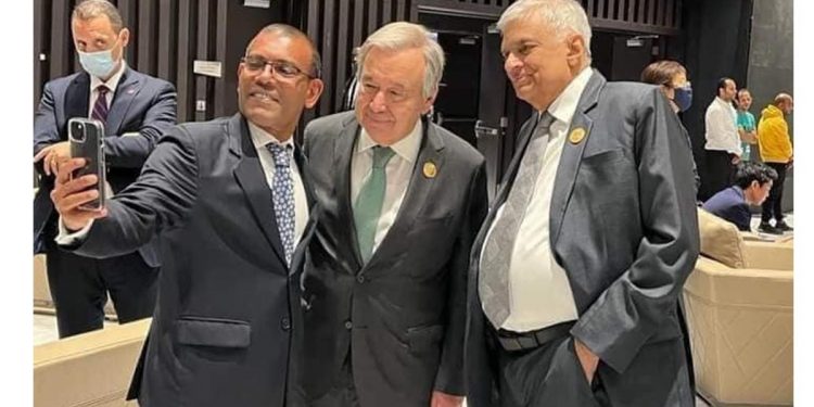 පාර්ලිමේන්තුවේ ඇවිලෙද්දී ගහපු සුපිරි සෙල්ෆිය! නෂීඩ්-ගුටරේස්-රනිල්!