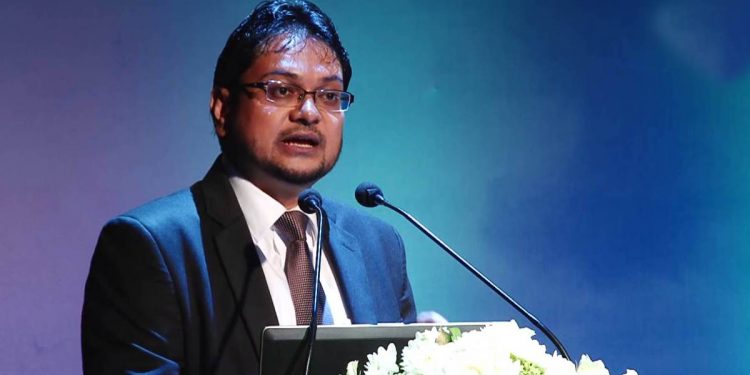 ආණ්ඩුවට ඇක්ෂන් ප්ලෑන් එකක් නෑ! රනිල්ගේ අයවැයට මුල්ම ප්‍රහාරය යහපාලන ආණ්ඩුවේ හිටපු ආර්ථික උපදේශක ආචාර්ය ද මෙල්‌ගෙන්! (VIDEO)