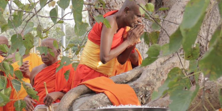 අලුත් අටමස්ථානාධිපති හිමි වැඩ බාරගනී! (PHOTOS)