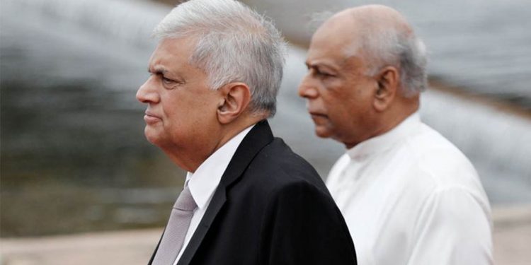 සමාජවාදය කරපින්නාගෙන හිටපු බොරලුගොඩ සිංහයන්ට අද වෙලා තියෙන සන්තෑසිය මෙන්න මෙහෙම තමයි අද පාර්ලිමේන්තුවේදී දිගහැරුනෙ! අනේ අපොයි! (VIDEO)