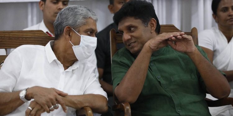 30 වසරක යුද්ධයෙන් රට බේරගත් හමුදාව රට විනාශ කළ කල්ලියකගෙන් රට බේරගන්න ජනතාව පාරට බහිද්දී ජනතාවට එරෙහිව එක උණ්ඩයක්වත් පත්තු කළේ නෑ! යුද්ධයේ වීරයා ෆීල්ඩ් මාෂල් ෆොන්සේකා සමග රණවිරු බලමණ්ඩල පිහිටුවමින් විපක්ෂනායක කියයි! (VIDEO & PHOTOS)