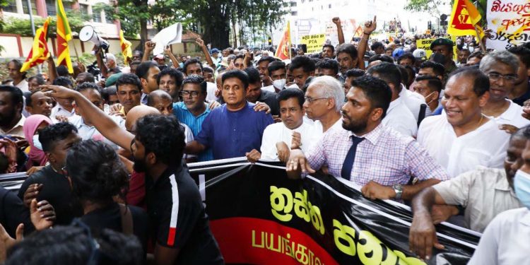 මරදානේ මොකද වුණේ! සජිත් තියපු ෆේස්බුක් සටහන මෙන්න!