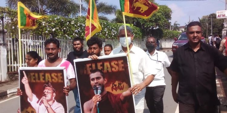 පාගමනට ෆීල්ඩ් මාෂල් ෆොන්සේකා උදෙන්ම එකතු වෙයි! ආණ්ඩුවේ චෝදනාවලට උත්තරත් දෙයි! සංචාරක ව්‍යාපාරයට බලපෑමක් වෙන්නෙ ආණ්ඩුව මර්දනය ක්‍රියාත්මක කළොත් තමයි! (VIDEOS)