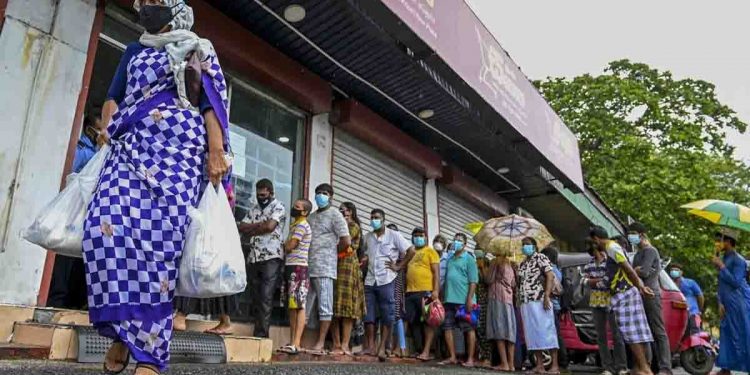 මිනිස්සු රැකගෙන ආර්ථික අර්බුදයෙන් ගොඩ එන හැටි මෙන්න…