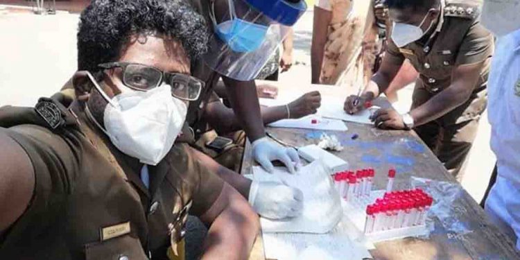 ටික් ටොක් එකෙන් මිනිසුන්ව ජීවත් කරවපු PHI තරිඳු ටක්ගාලා යන්නම ගියා…