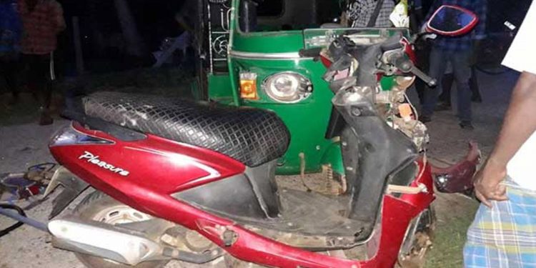 කර්නල්ගේ ඩ්‍රයිවින් පවුලක් පාරට ඇදදමයි! මවක් සහ පුතෙක් අවසන් ගමන් යයි!