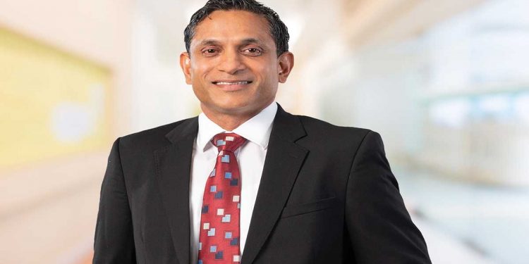 මෙන්න භයානක ප්‍රවෘත්තියක්! ප්‍රකට සමාගමක සභාපතිවරයකු පැහැරගෙන බොරැල්ල කනත්තට අරන් ගිහින් පහර දීලා! (VIDEO)