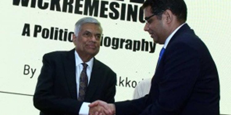 මහබැංකු අධිපති කරන්න සිටි දිනේෂ්ට ජනපති ආයෝජන මණ්ඩලය බාරදෙයි!