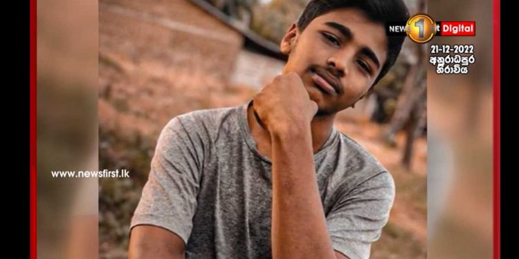 පහේ ශිෂ්‍යත්වය ලියලා එද්දි දැරියක්ව පැහැරගෙන ගියා! දැන් සාමාන්‍ය පෙළ ලියලා උසස් පෙළට අලුත් පාසලකට යන්න සිටි සිසුවෙක්ට අලියා ගහලා මරලා! (VIDEO)