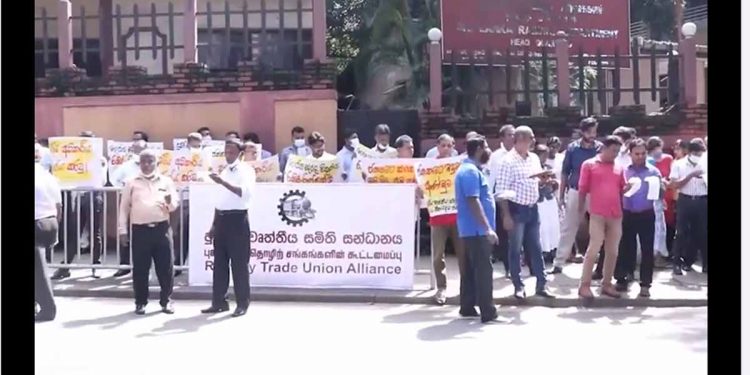 අයවැයට එරෙහිව අදයි හෙටයි වෘත්තීය සමිති මහ පාරේ! (VIDEO)