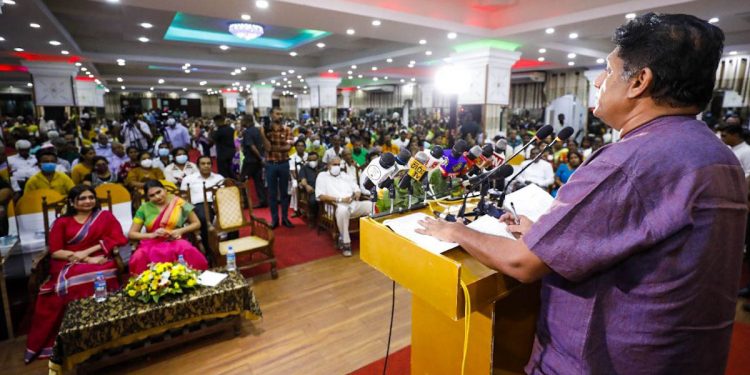 විපක්ෂයේ ඉඳගෙනත් වැඩ කරන හැටි පෙන්නුවා! ආණ්ඩුවක් ගත්තාම රට හදන්න පුලුවන් හොඳම ටීම් එක ඉන්නේ කොහේද? සජබෙ සජිත් කඩුවෙල! (VIDEO & PHOTOS)
