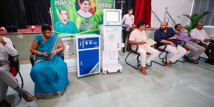 සජිත් මඩකලපුවට ‘හුස්ම’ අරන් යනකොට TNA එකේ රාසමාණික්කම්ලා රිෂාඩ්ලාගේ හකීම්ලාගේ කට්ටියත් ඔක්කොම එකතු වෙයි! මඩකලපුවට අලුත් හුස්මක් වගේ! (VIDEO & PHOTOS)