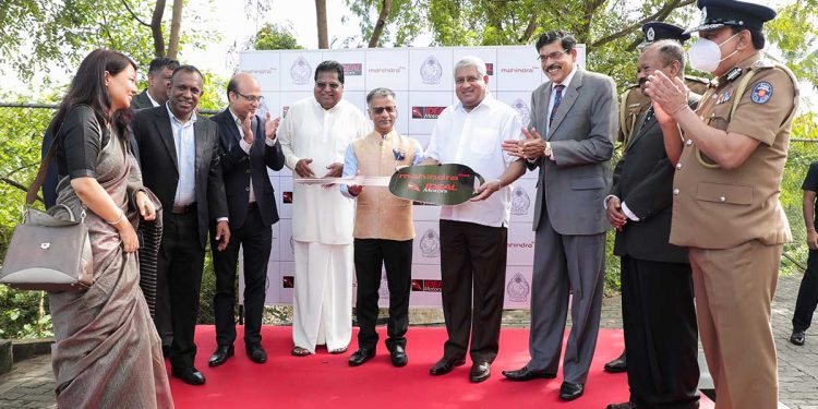 ඉන්දියාවෙන් අපේ පොලිසියට ජිප් 500ක්!