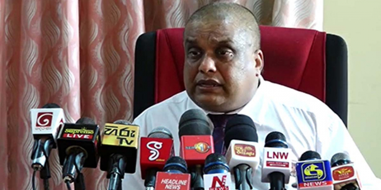 සුලු සේවකයන් ජාතික රෝහලේ නියෝජ්‍ය අධ්‍යක්ෂ බෙල්ලනගේ කාර්යාලය වටකරයි!