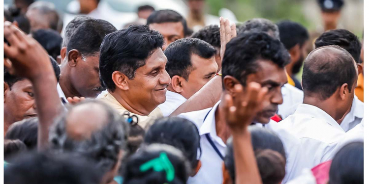 රැල්ලටයි බොරුවටයි අහුවෙලා එක පාරක් රට බංකොලොත් කරගත්තා! දැන් 74ක ඉතිහාසයක් ගැන කියමින් රට බංකොලොත් කිරීමේ දෙවන පියවර පටන් අරන්! අහුවෙන්න එපා! අපි ලෑස්තියි රටට ඩොලර් ‌ගේන්න! සජිත් අම්බලන්තොටට එයි! VIDEO & PHOTOS