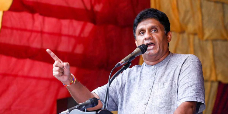 මේ මහඔය ජනතාව ගිය සැරේ ගෝඨාට ඡන්දෙ දීලා ‌රැවටුණා නේද? ඔව්.. ඔව්.. රැවටුණා..! රාජපක්ෂලා නේද මේ රට විනාශ කළේ? ඔව්… ඔව්…! එහෙනම් කව්ද 2005දි ‌රාජපක්ෂ දිනවන්න කියලා ඔබලාගේ ගෙවල්වලට ආවේ? උනුත් එකයි මුනුත් එකයි කියන VIP සමාජවාදීන් නේද? ඔව්.. ඔව්…! හැබැයි මේ ප්‍රේමදාසගෙ පුතා කිසි දවසක ඔය රාජපක්ෂලාට කඩේ ගිහින් නෑ! ඒ නිසා මේ සැරේවත් රැවටෙන්න එපා! සජිත් මහඔයට එයි! VIDEO & PHOTOS