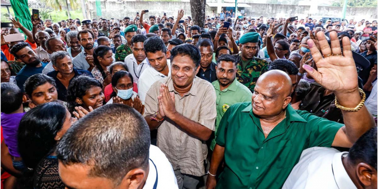 හැංගි හොරා නෑ! IMF එකත් එක්ක ගනුදෙනු කරන හැටි සජිත් එළිපිට කියයි! කුරුණෑගලට ආවා වගේම මහා ජන ගඟක් මතුගමටත් එයි! VIDEO & PHOTOS