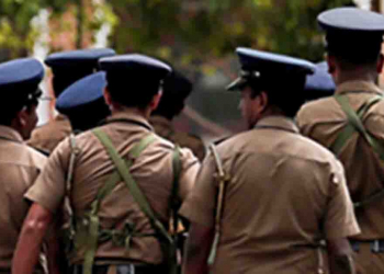 හොරු සමග හෙලුවෙන් පොලීසියෙන් පෙන්නයි…