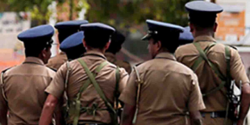 හොරු සමග හෙලුවෙන් පොලීසියෙන් පෙන්නයි…