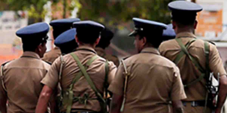හොරු සමග හෙලුවෙන් පොලීසියෙන් පෙන්නයි…